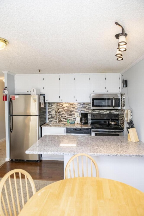 Stroll to Slopes Village Area Ski in-out MtLodge 151 image 10