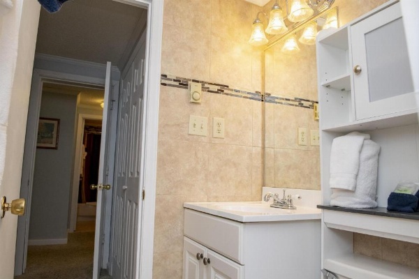 Stroll to Slopes Village Area Ski in-out MtLodge 151 image 11