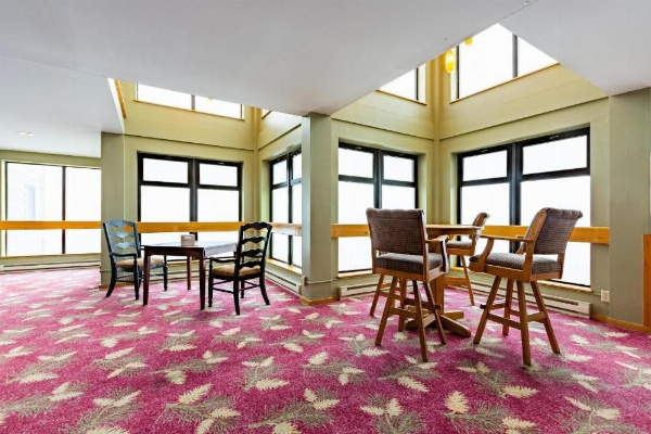 Stroll to Slopes Village Area Ski in-out MtLodge 151 image 20