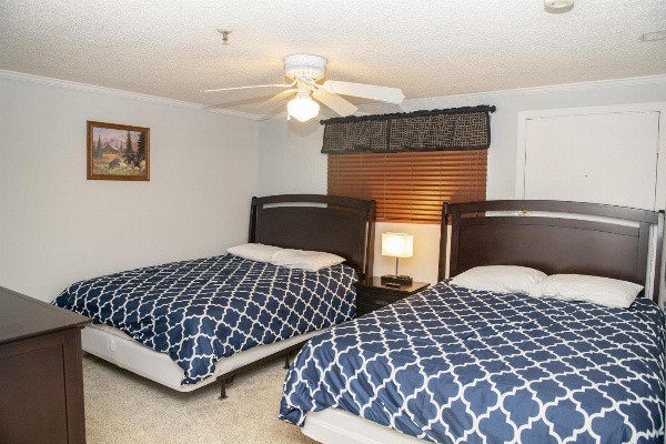 Stroll to Slopes Village Area Ski in-out MtLodge 151 image 6