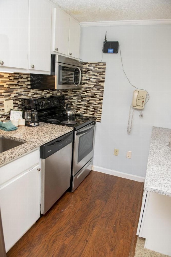 Stroll to Slopes Village Area Ski in-out MtLodge 151 image 9